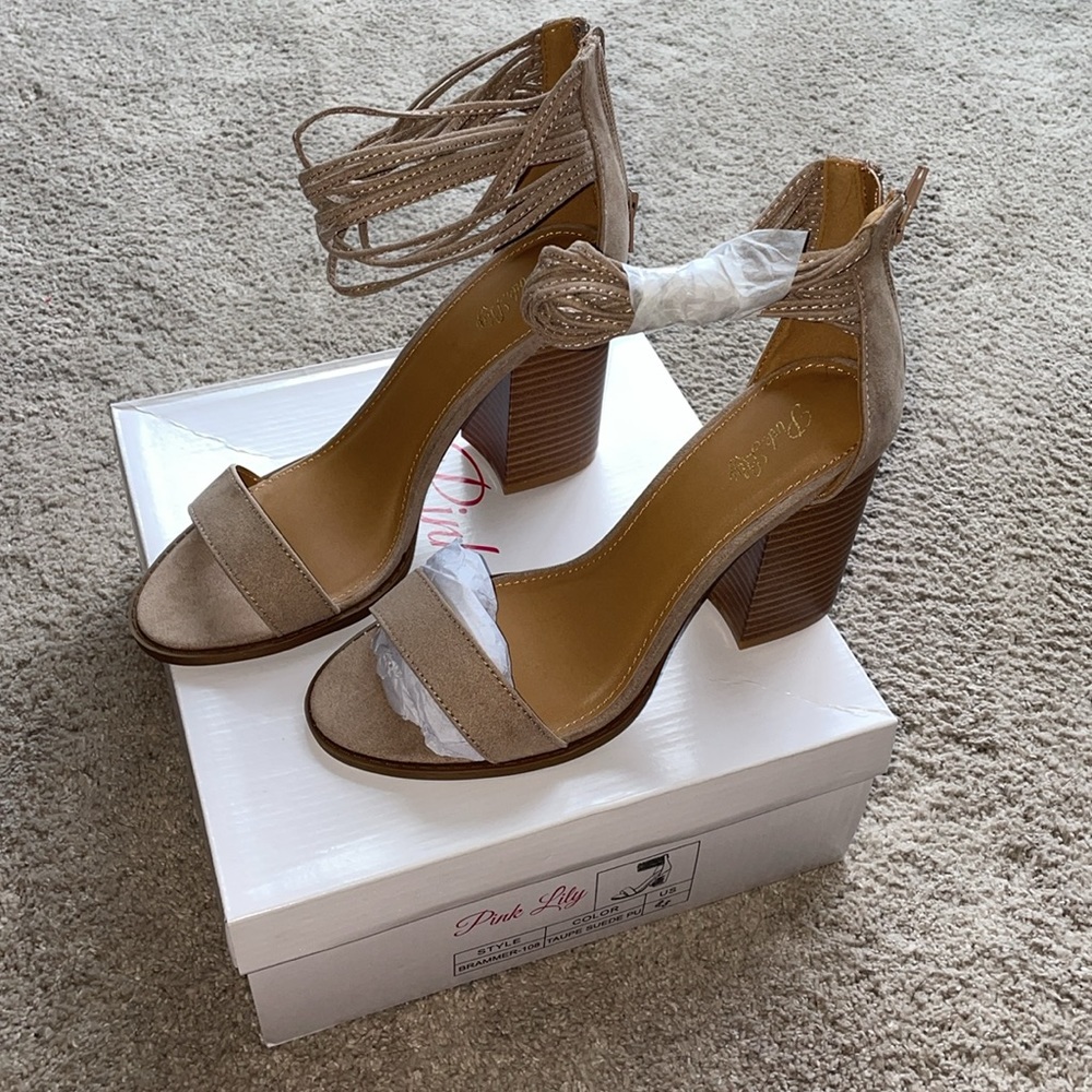Pink Lily Taupe Sandahl